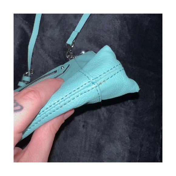 Simply Vera Wang Crossbody Bag - Picture 12 of 12